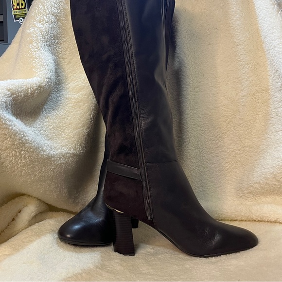 Bandalino Brown with Gold Hardware Tall Boots Size 9 - Picture 3 of 12